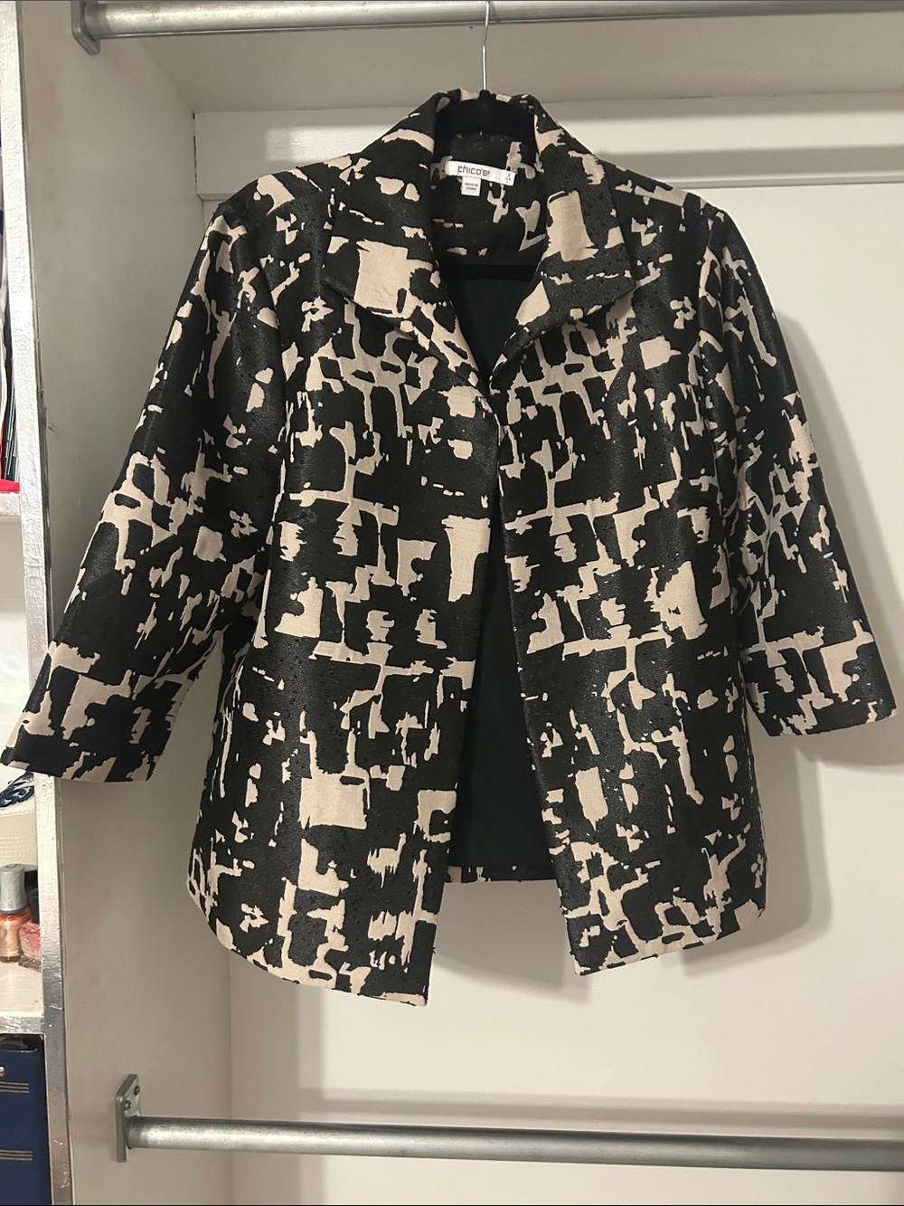 Chico's size 2 Black and Cream Abstract-Print sequined Blazer